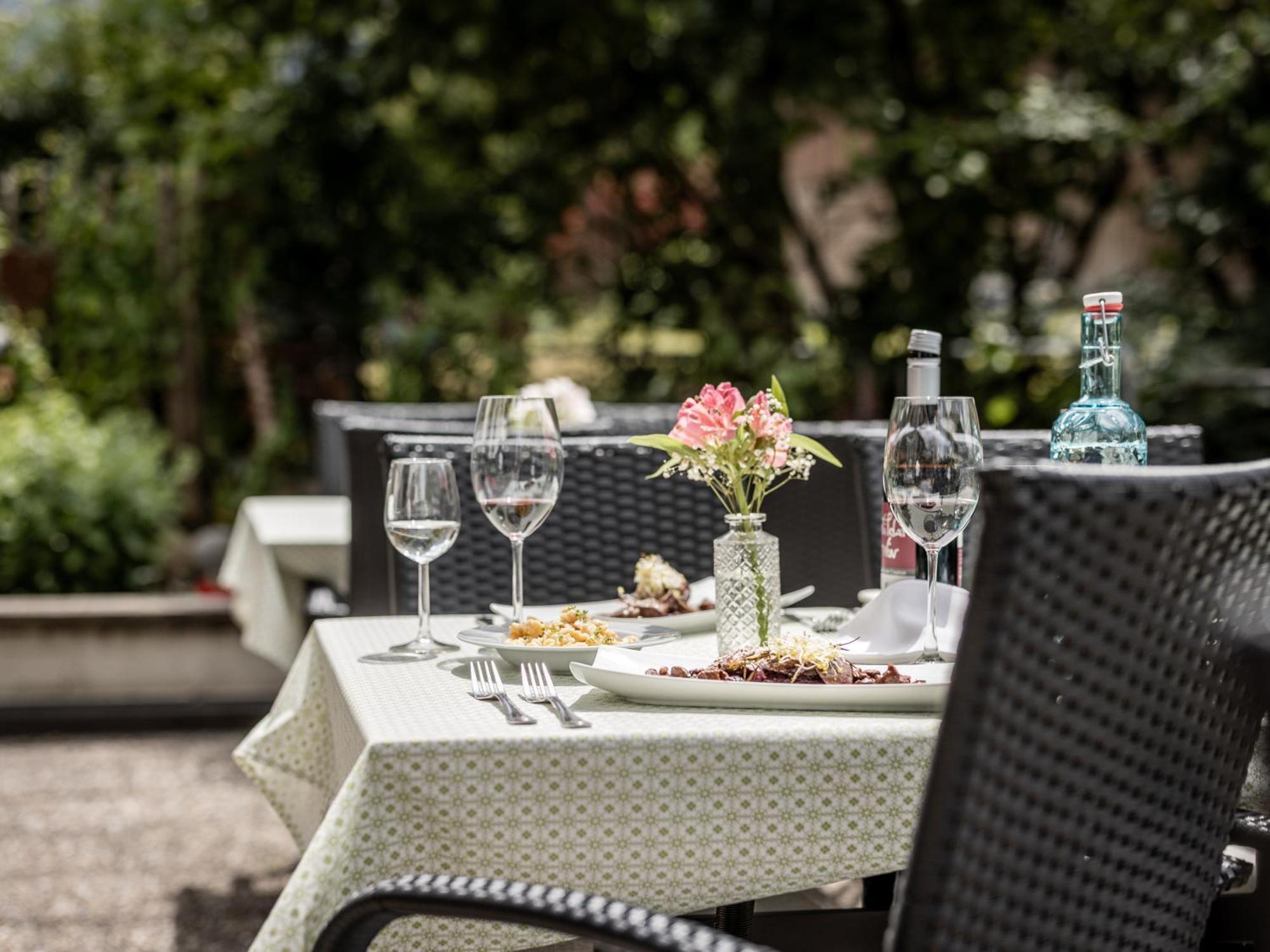 Hotel Engel Мелау Екстериор снимка